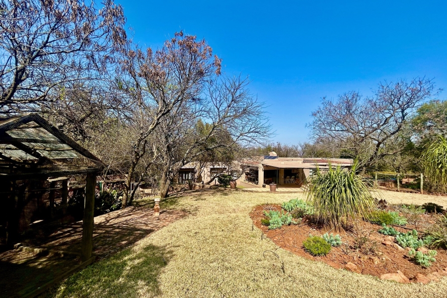 6 Bedroom Property for Sale in Melodie North West